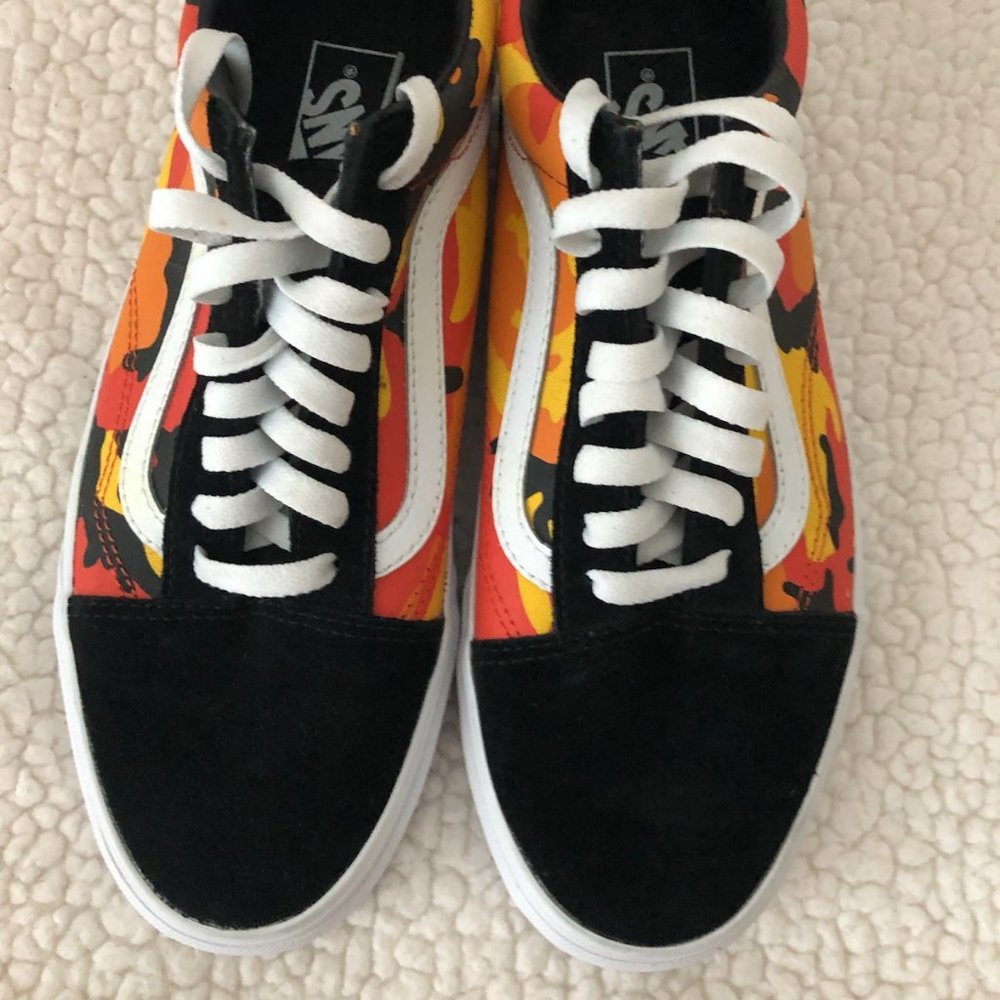 Vans - Old Skool Low - Orange Camo NWOT!
